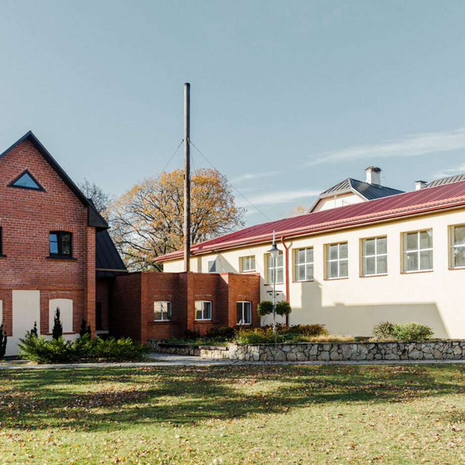 Garozas pamatskolas un pirmsskolas ēka